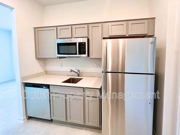 1521 Peach Creek Dr #1521B — Photo 4
