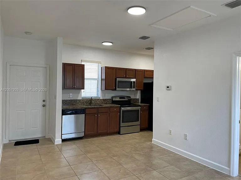 9341 SW 170th Psge #STUDIO — Photo 6