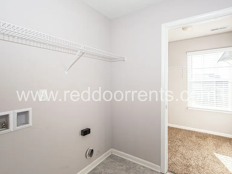 806 Kelly Pass — Photo 29