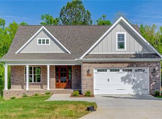 3701 Apple Orchard Cv, High Point, NC 27265