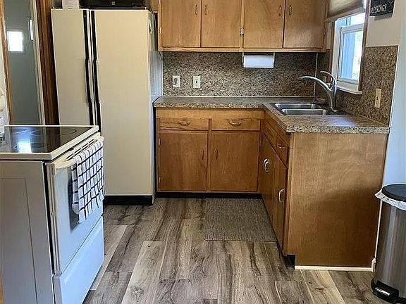 3rd image of 2108 Deindorfer St
