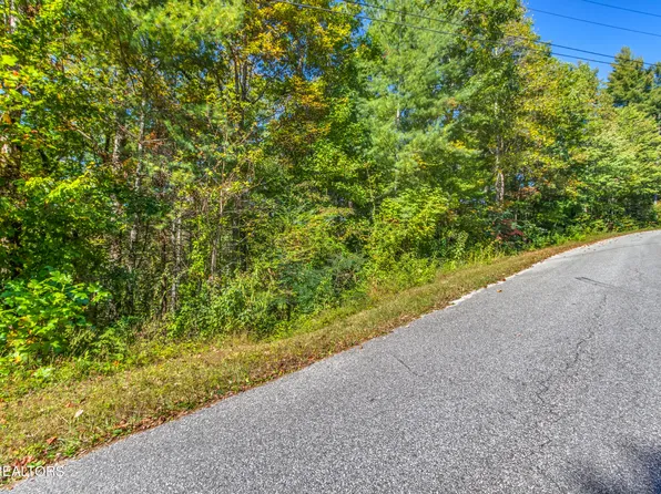 Balfour Dr, Harriman, TN 37748