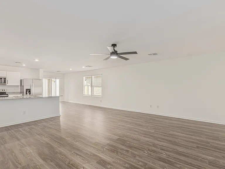 1402 E Peggy Dr — Photo 5