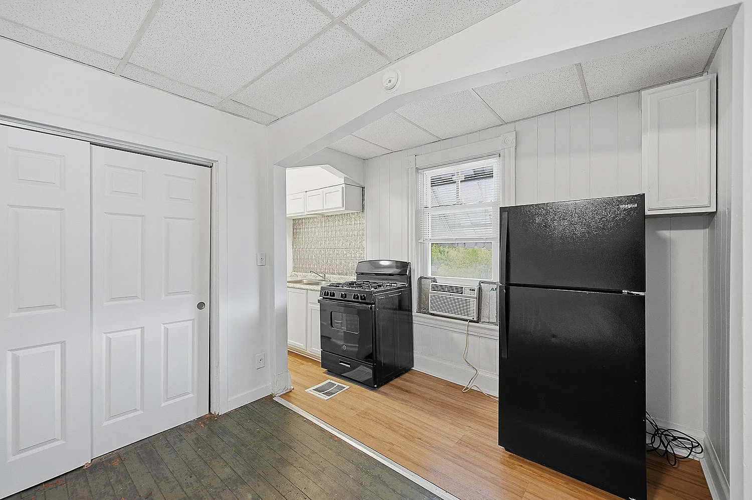 2 bed, $1,050 — Photo 4