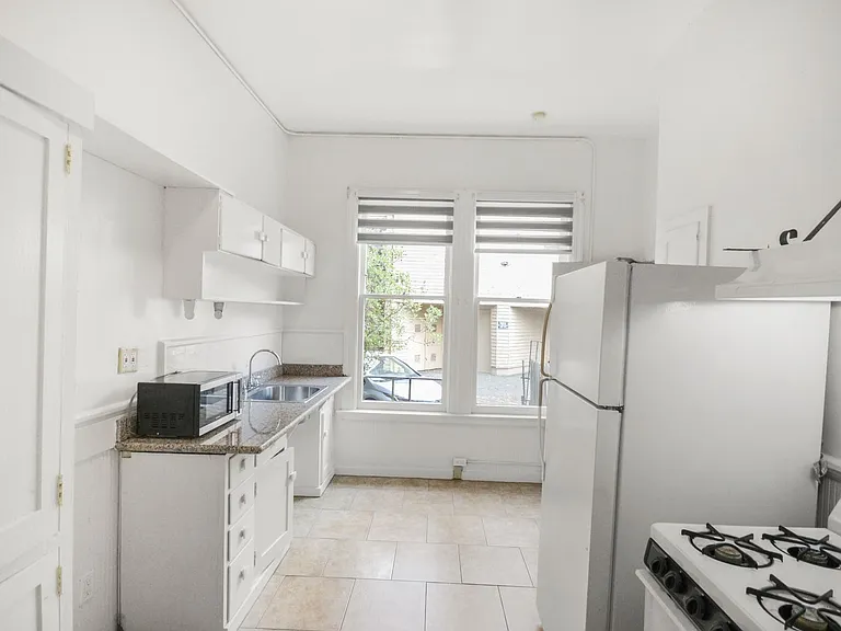 2509 Dana St — Photo 12