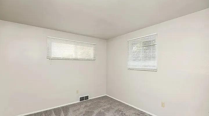 Berkshire Dr — Photo 1