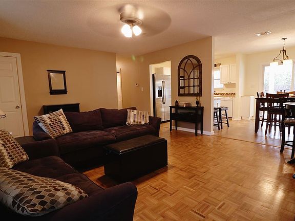 3rd image of 7733 Deborah Ct