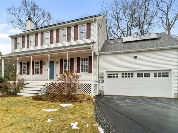 3 Bodio Cir, Milford, MA 01757