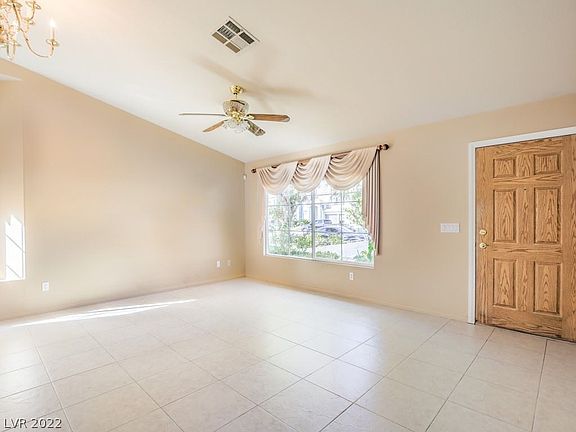 4th image of 1523 Glassy Pond Ave