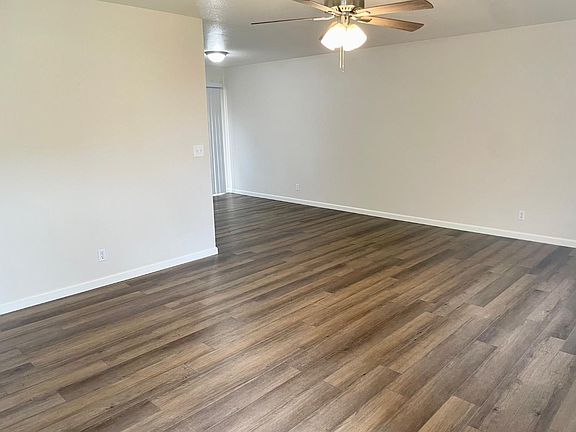 5th image of 363 E Florinda St