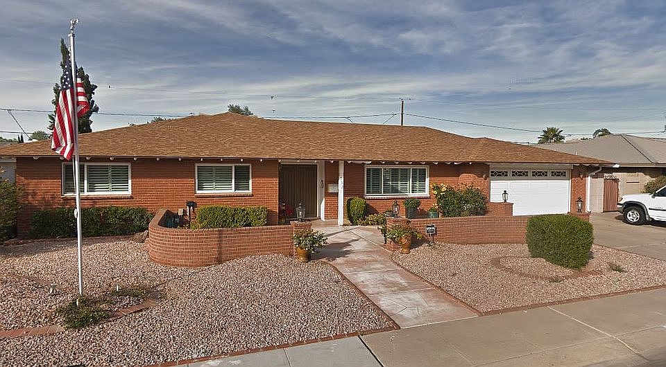 1st image of 532 E Geneva Dr