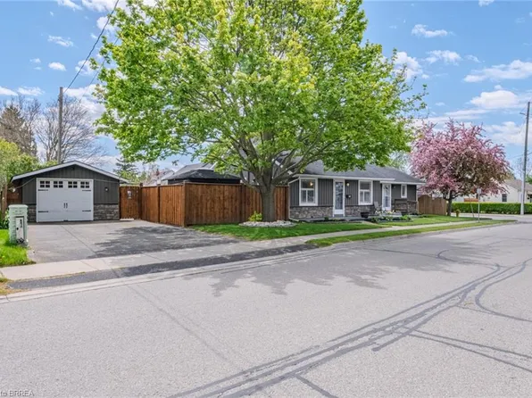 36 Crandell Ave, Brantford, ON N3S 1C9
