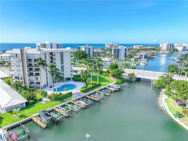2100 Gulf Shore Blvd N #101 — Photo 30