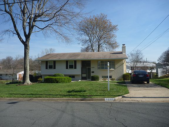 5th image of 7202 Farr St