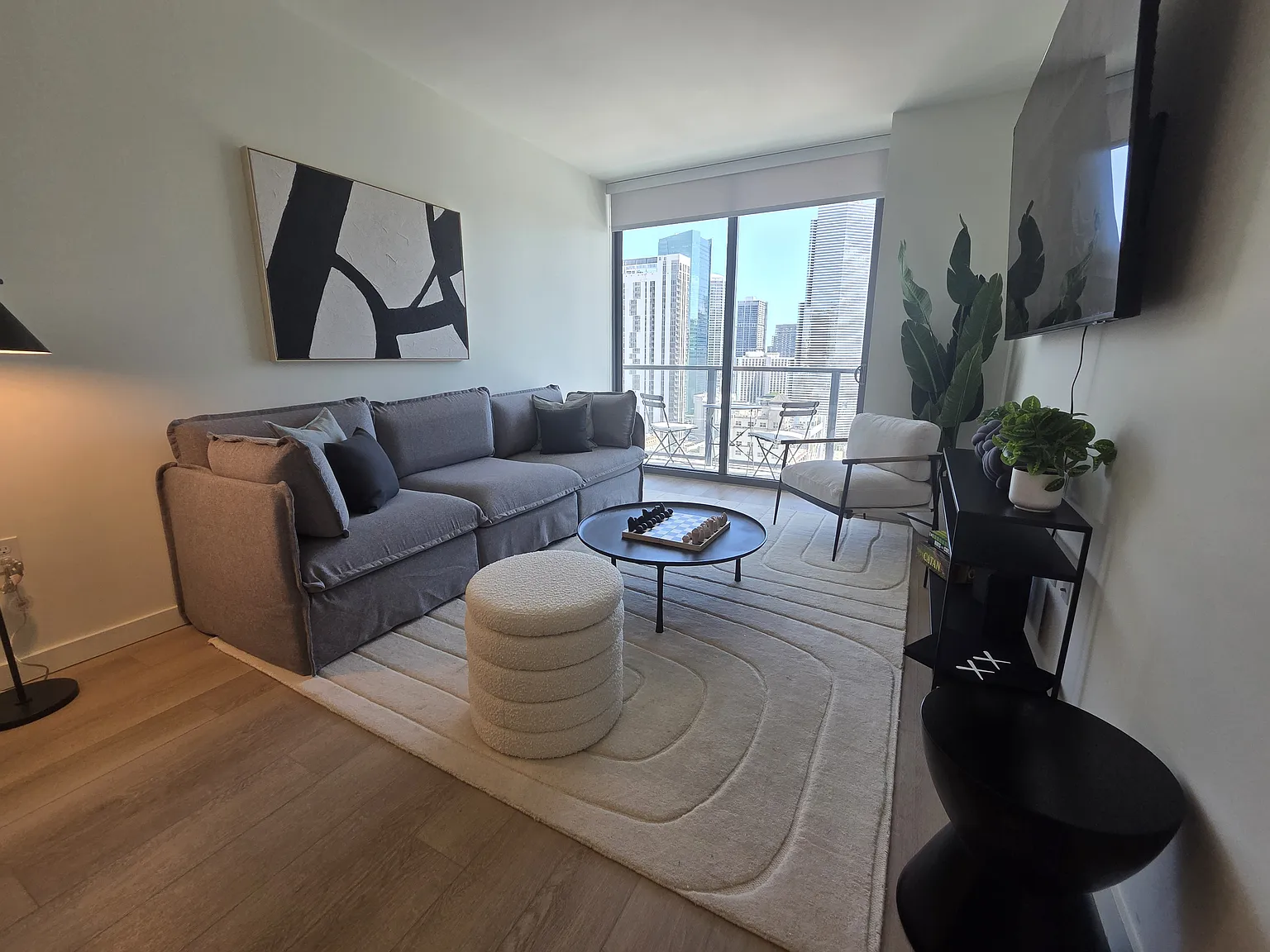 Studio, 407 sqft, $1,940 — Photo 2