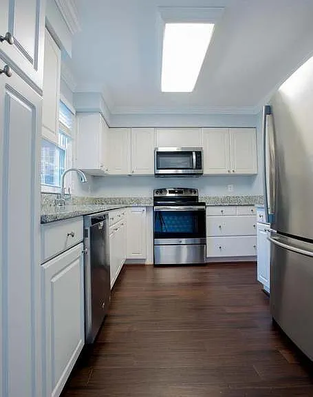 10257 Braddock Rd — Photo 3