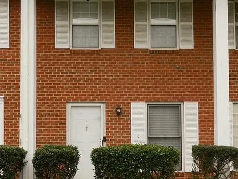 1307 W Meadowview Rd #1 — Photo 2