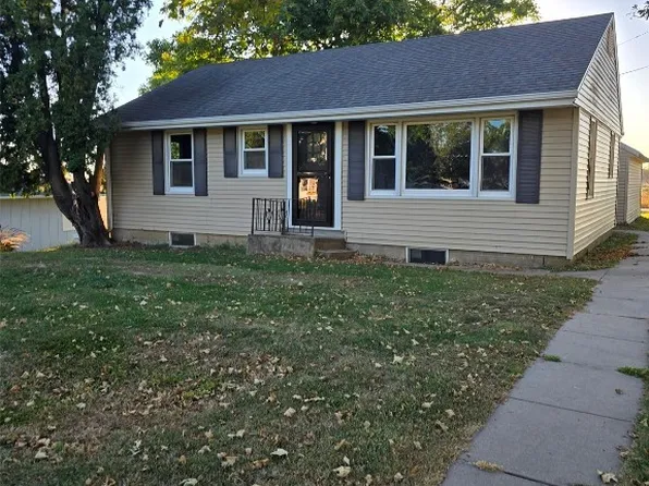 103 Main St, Lost Nation, IA 52254