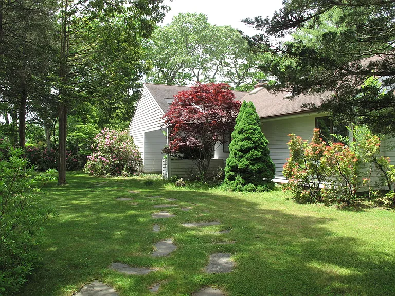 4 Evelyn Ct — Photo 3