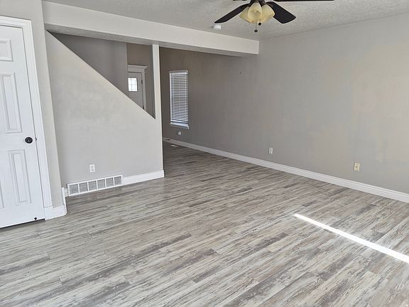 3rd image of 4028 S Sunrise Dr