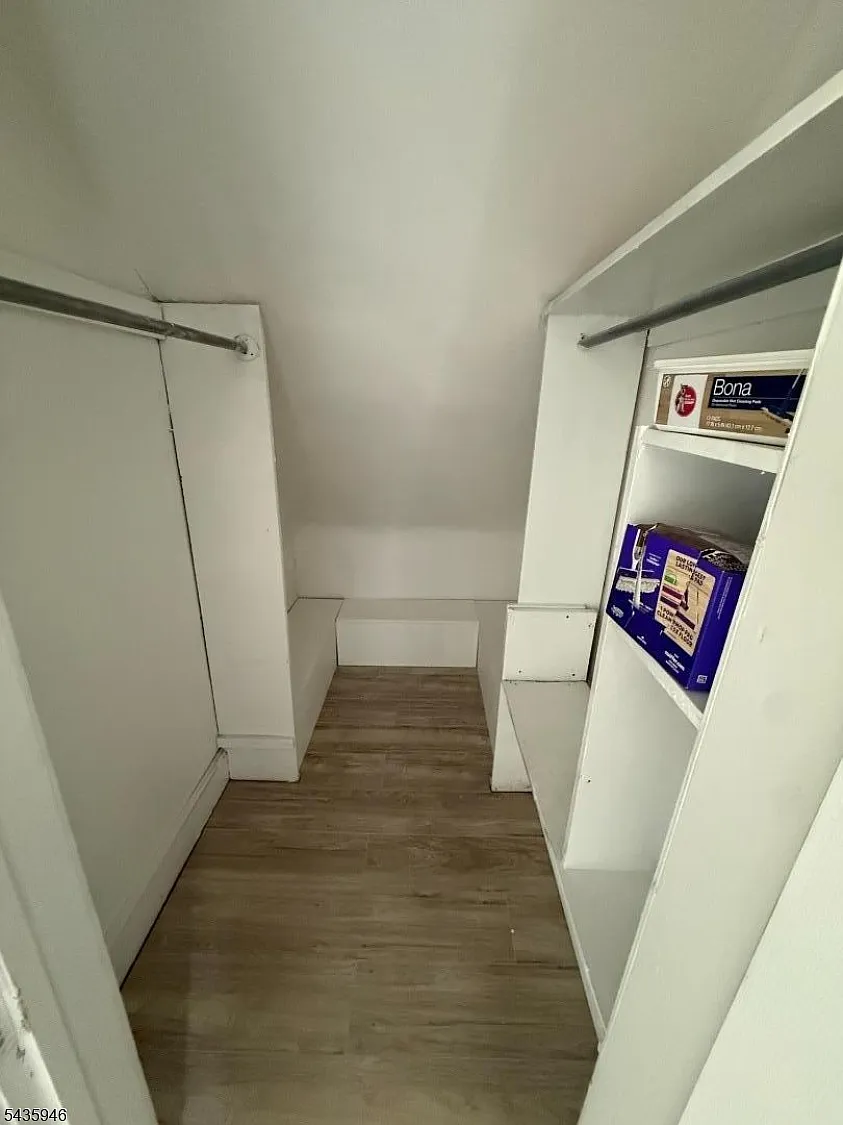2 bed, 1.0 bath, 700 sqft, $1,900 — Photo 4