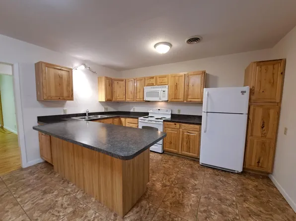 103 E 5th St #3, Mound City, MO 64470