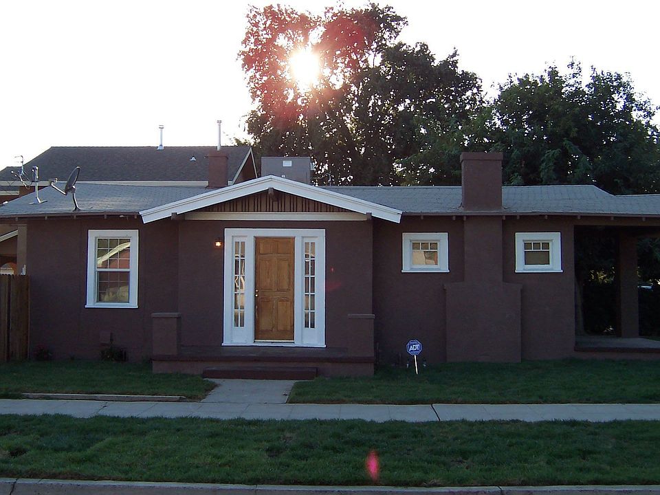 College st. side view