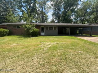 3323 Longwood Dr, Jackson, MS 39212