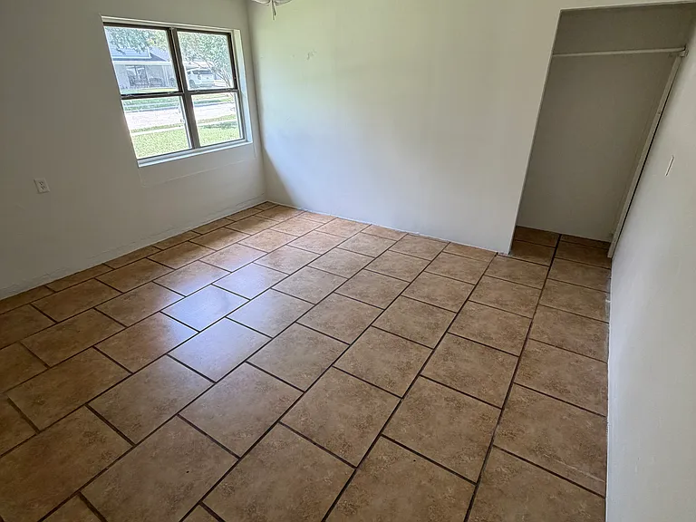 3034 Harlan Dr — Photo 3