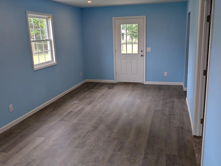 3221 S Millwood Ave — Photo 12