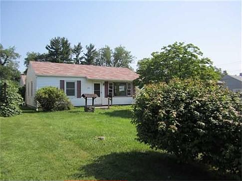 2nd image of 822 Walker St