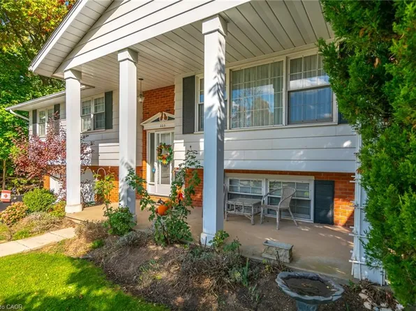 225 Anne St, Niagara On The Lake, ON L0S 1J0