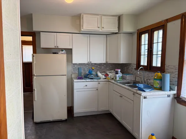 1430 N 21st St #2, Milwaukee, WI 53205