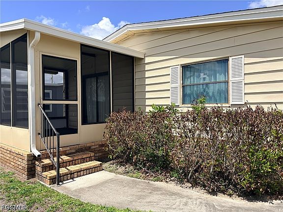 2nd image of 3053 Artesian Ln