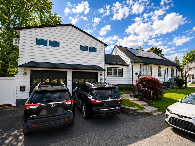 65 Harrison St — Photo 1