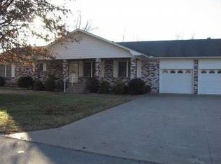 911 N Skyline Dr, Vinita, OK 74301
