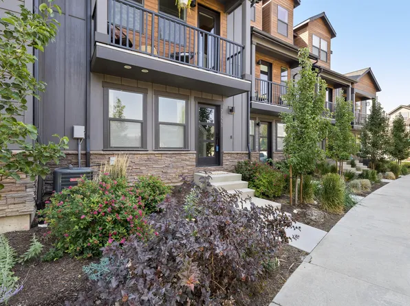 20551 Gloucester Ln, Bend, OR 97701