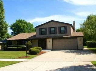 3817 Michael Ln, Glenview, IL