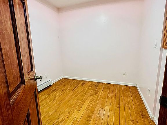 5th image of Roosevelt Ave Unit L1