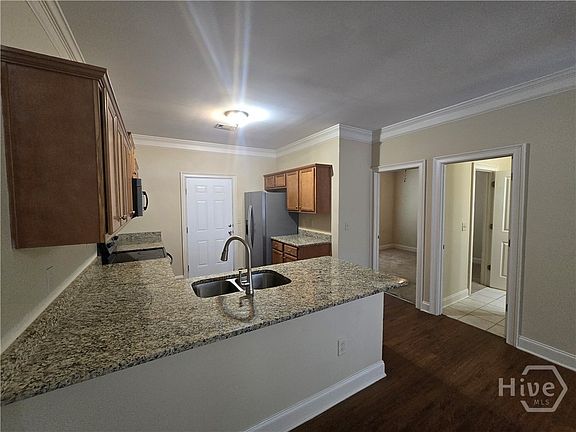 5th image of 239 Ruth Street #1