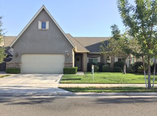 522 W Vermont Ave, Clovis, CA 93619