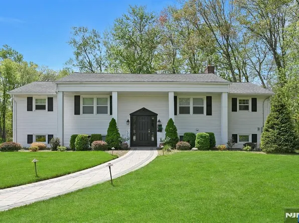 175 Edson Ter, Franklin Lakes, NJ 07417