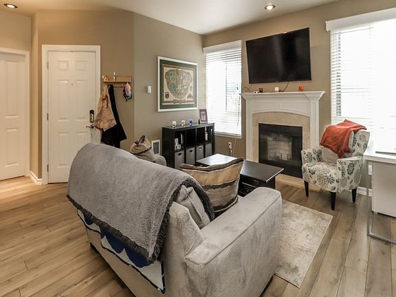5th image of 12023 NE 204th Pl Unit E201