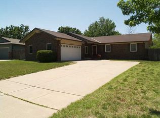 8619 E Cherry Creek Ct, Wichita, KS 67207