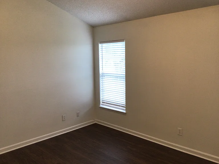 9401 Fetlock Ct — Photo 8