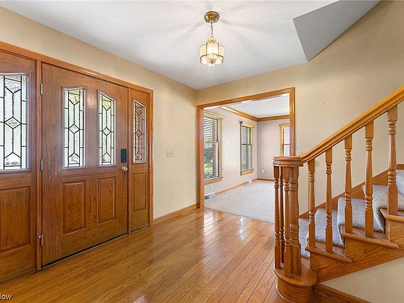 2nd image of 2228 Crestmont Dr