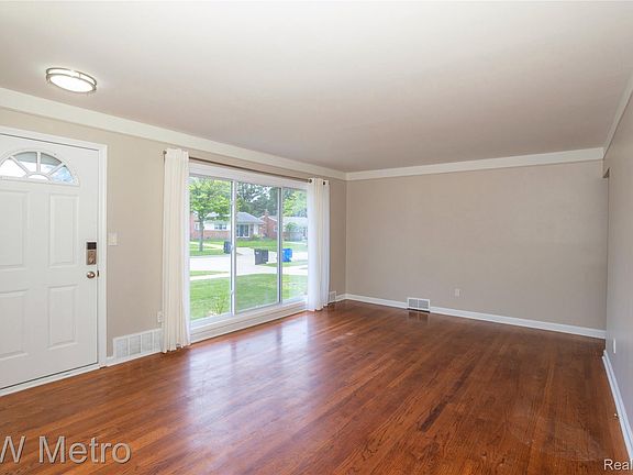 5th image of 29171 Mark Ave