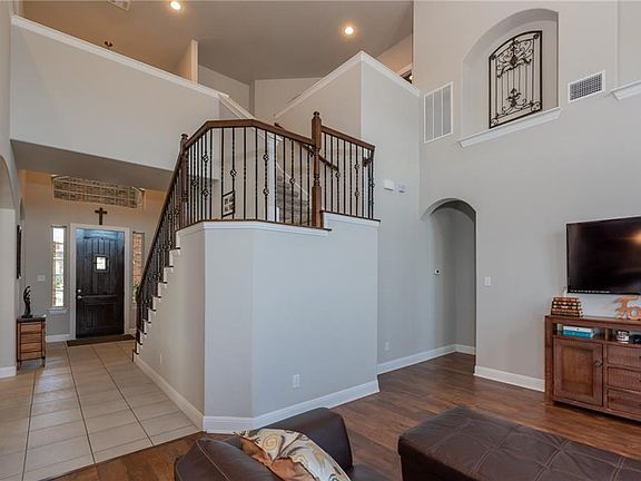 3rd image of 1101 Kersey Dr