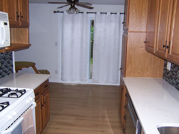 4th image of 104 Barbara Cir