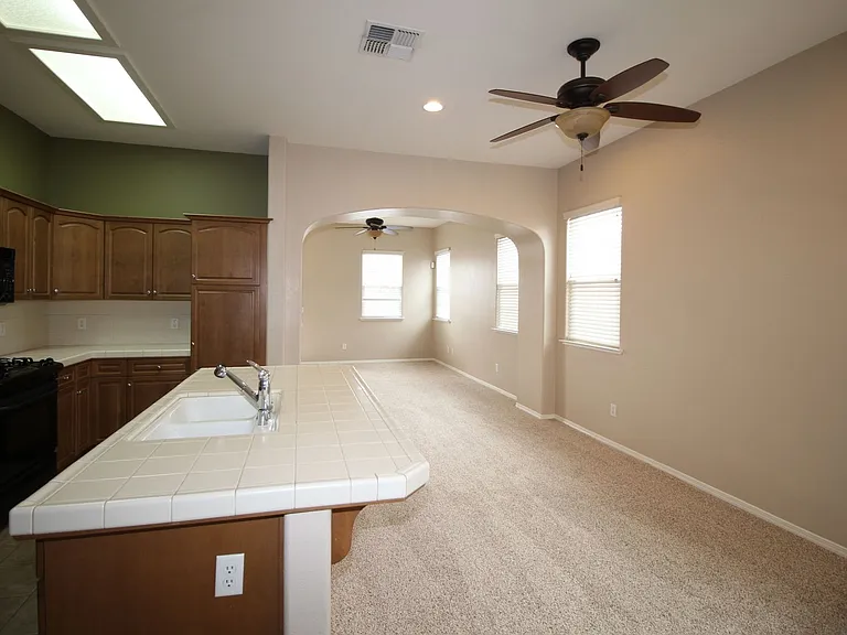 4044 W Peach Tree Ln — Photo 17